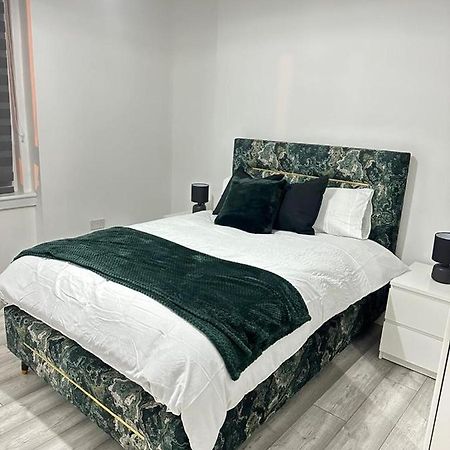 Newly Renovated Lux 2 Bed Apartment Glasgow Exterior photo