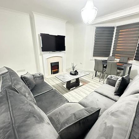 Newly Renovated Lux 2 Bed Apartment Glasgow Exterior photo