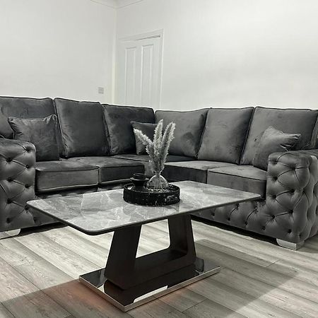 Newly Renovated Lux 2 Bed Apartment Glasgow Exterior photo