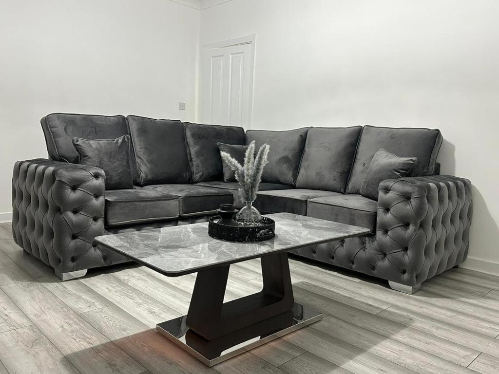 Newly Renovated Lux 2 Bed Apartment Glasgow Exterior photo